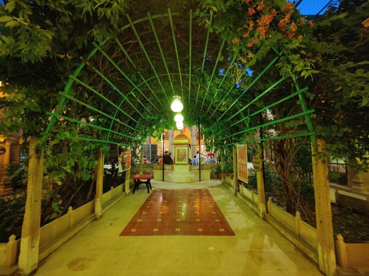 Kadamb Kunj Vrindāvan Exterior photo